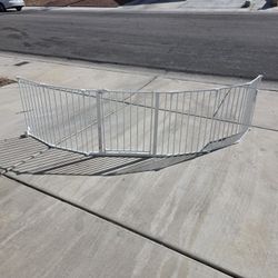 130" 6 panel 28"H dog or child gate new