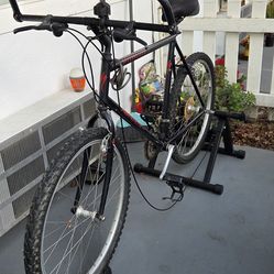 Bicycle with bike trainer