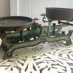 Antique Market Scale