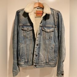 Vintage Levi’s Men’s Sherpa Trucker Jacket