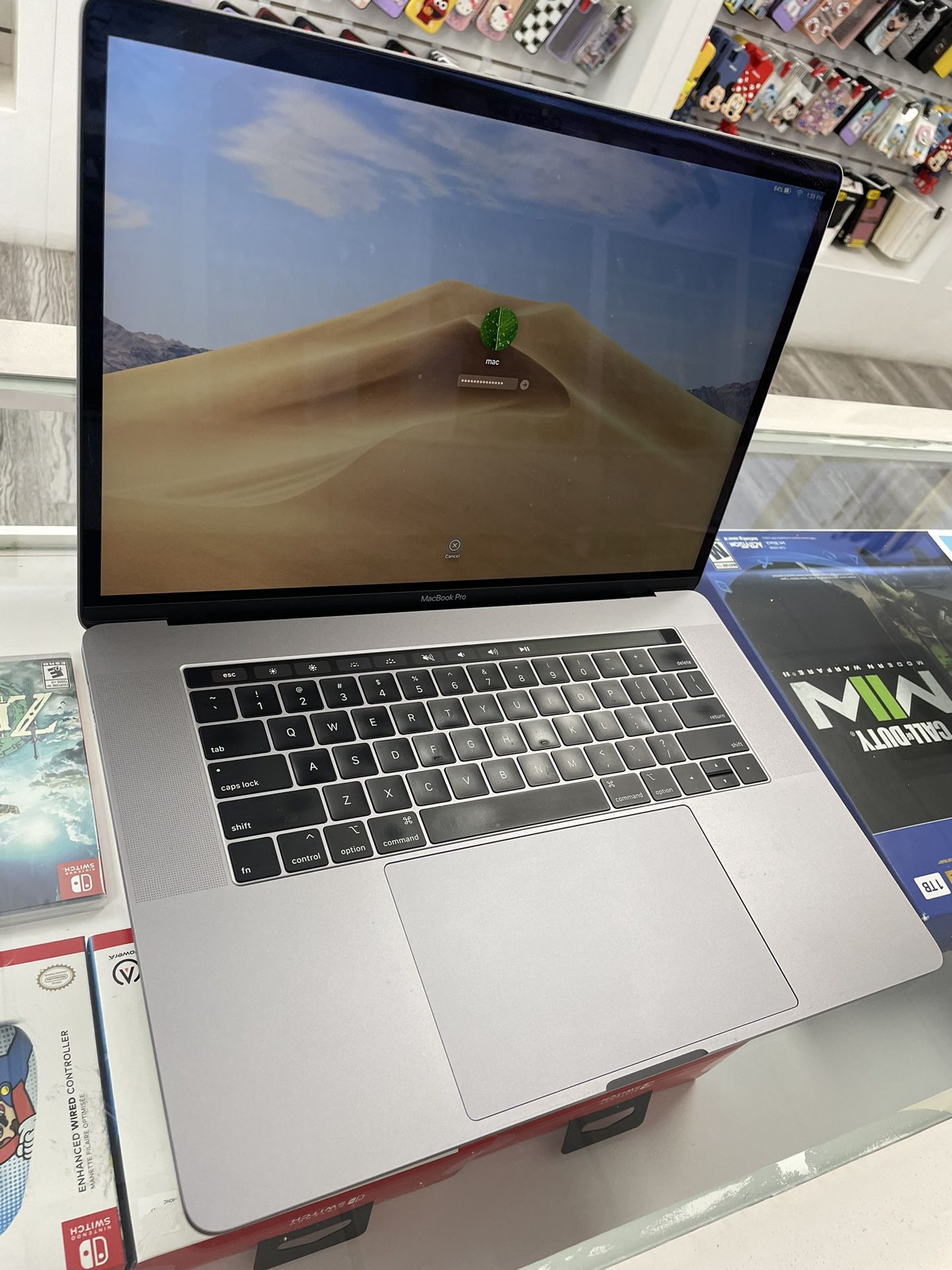 MacBook Pro 15 Inch 2018 Core I7 16gb Ram 256gb $50 Down