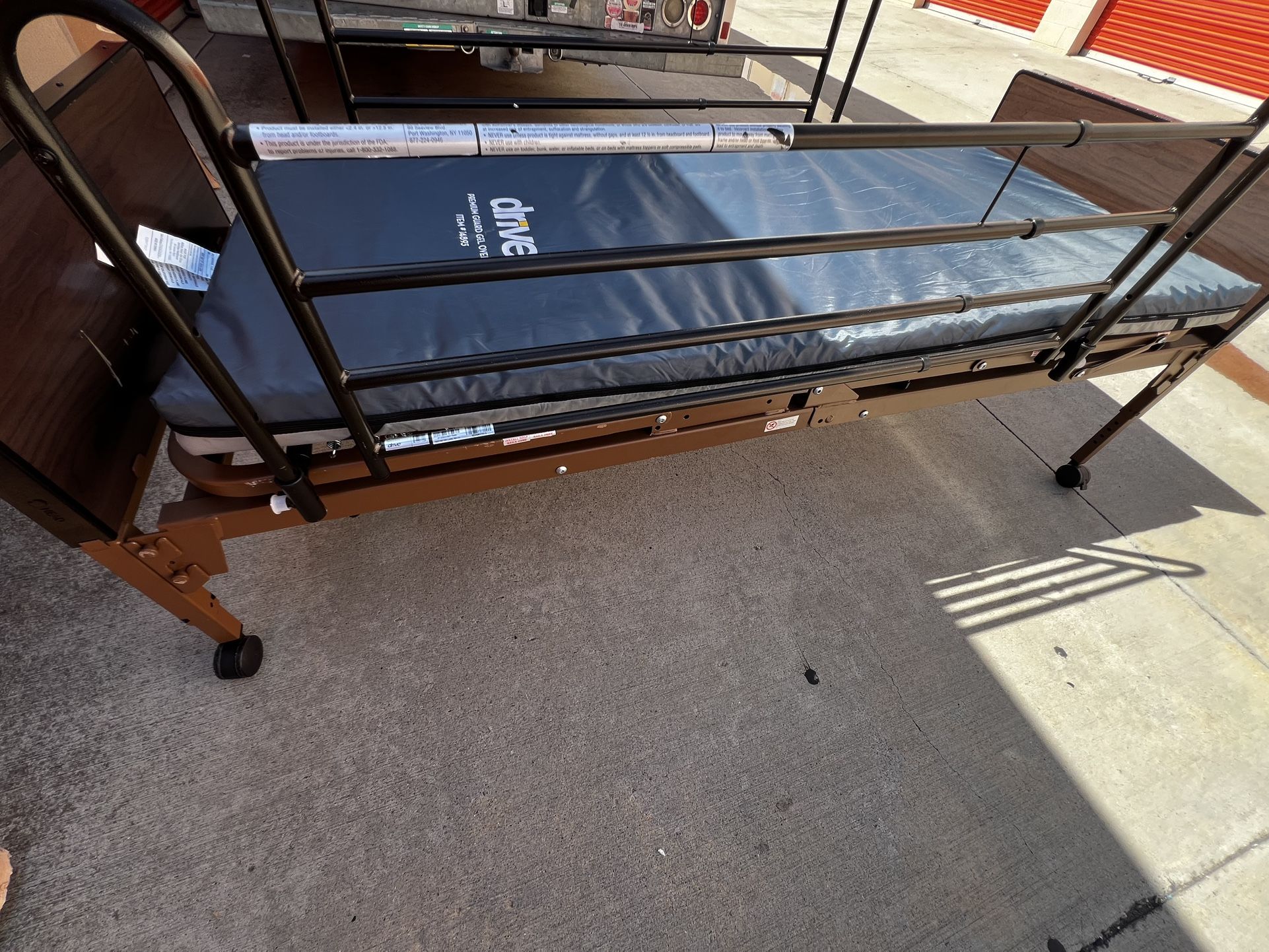 Adjustable Manual Hospital Bed