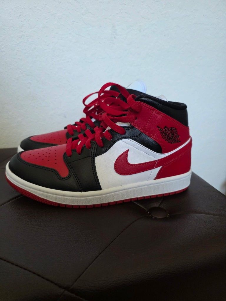 Air Jordan 1 Mid Alternate Bred Toe