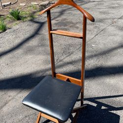 Mid-Century Modern Vintage Beech Valet Chair Ico & Luisa Parisi Attributed