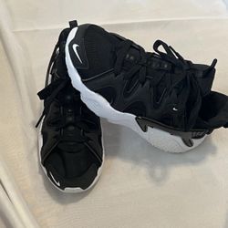 Nike Huarache Size 8