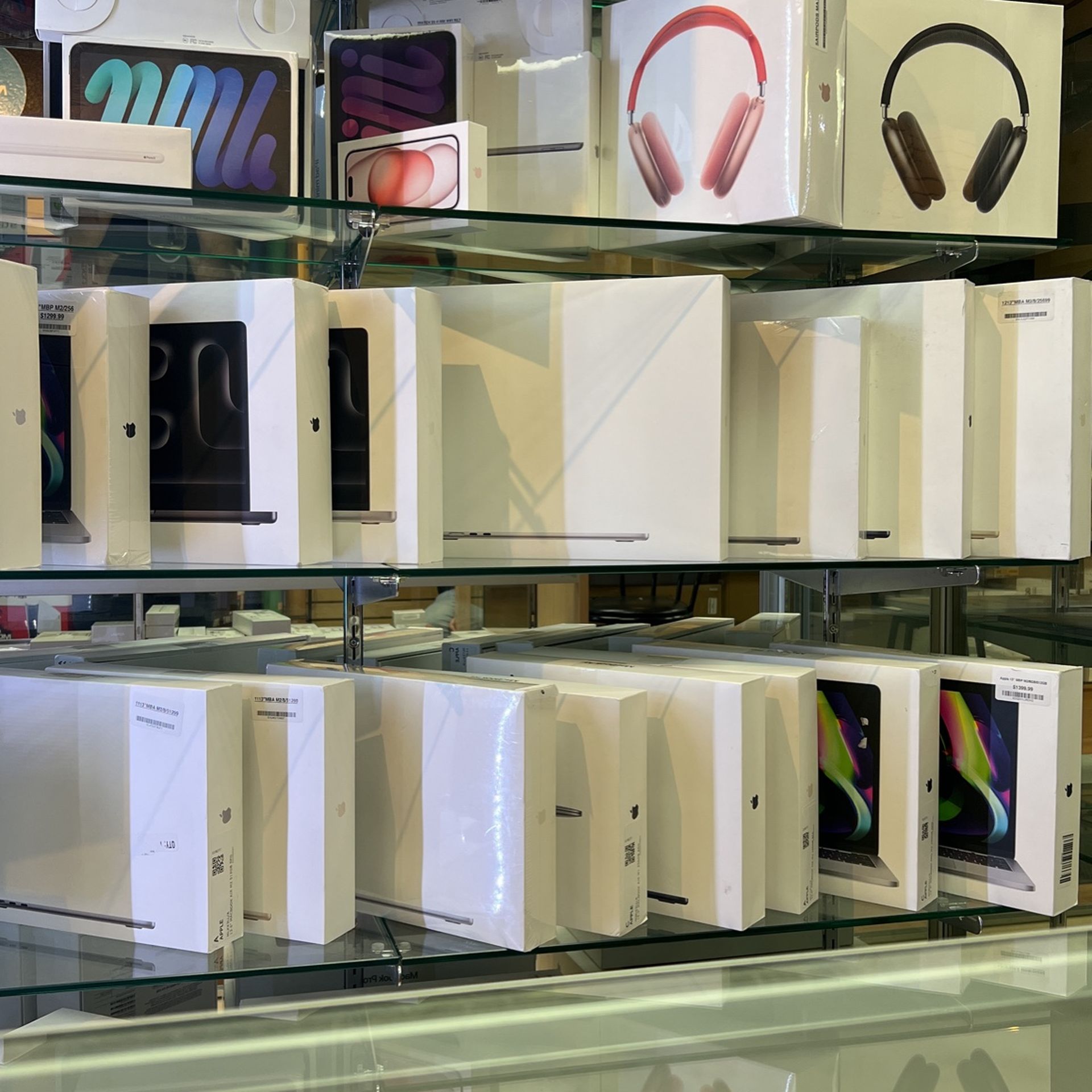 AirPods Max All Colors Available