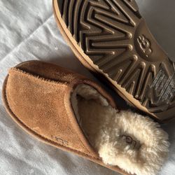 UGG SLIPPERS SIZE 12k