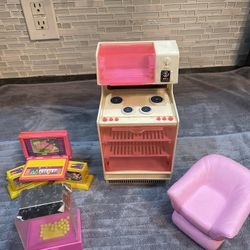 Vintage Mattel Barbie 70’s Stove  80’s Chair  Popcorn Machine & Kenner Desk Lot