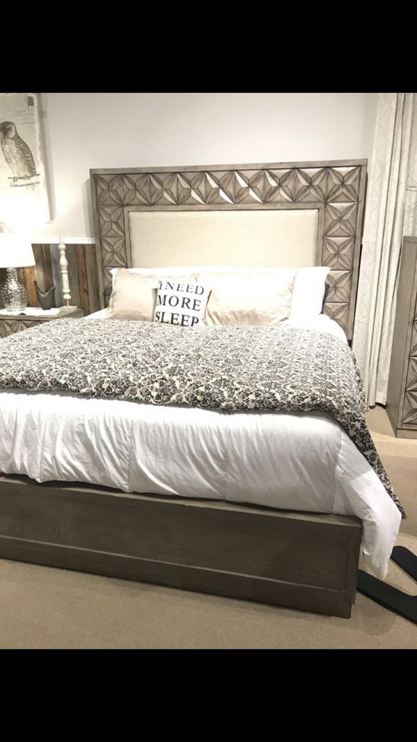 New Luxury Carved Wooden Bed Frame With Fabric Headboard In Queen Eastern King California For Livermore Ca Offerup