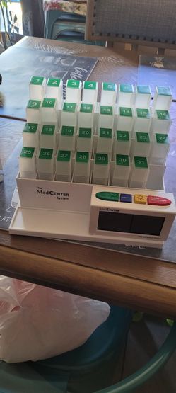 WEEKLY PILL ORGANIZER