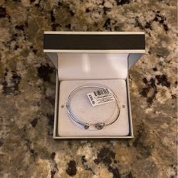 Beautiful white gold with diamond accents bracelet