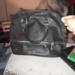 Black Purse With Detachable Chain