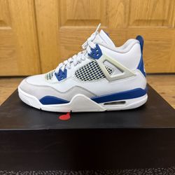 Air Jordan 4 “military blue” Size 5.5y