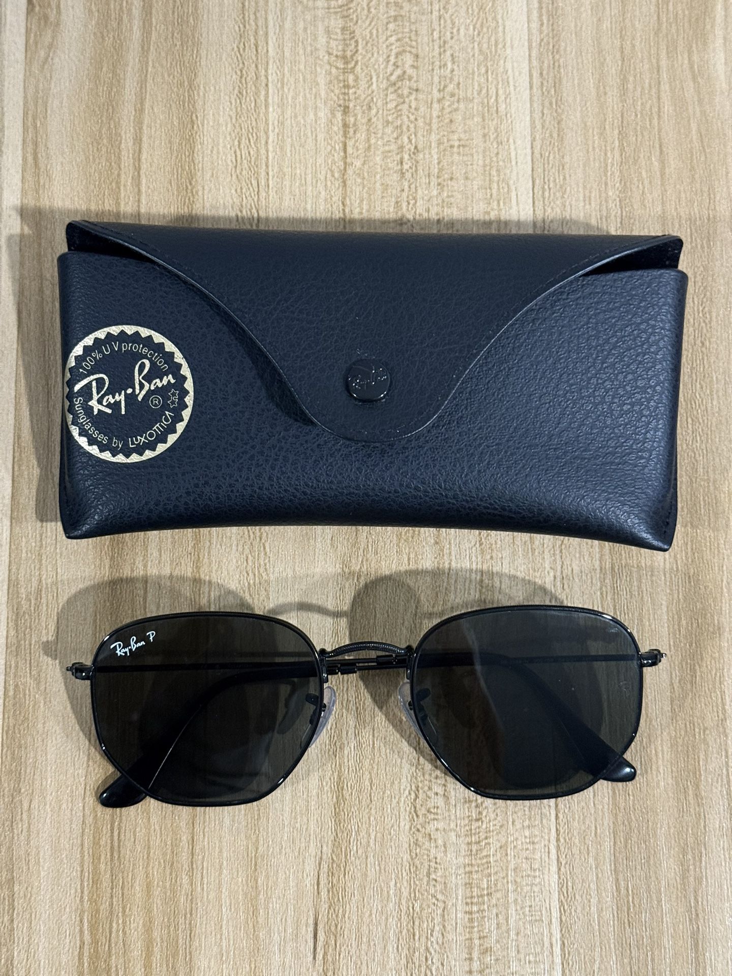 Ray-Ban Hexagonal Polarized Sunglasses – Black Frame – With Case & Accessories