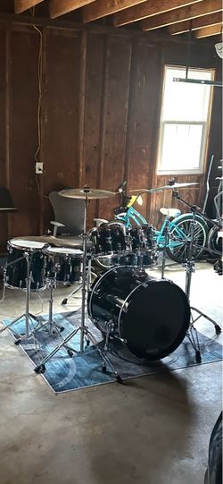 Gretsch 6 piece drums with stands