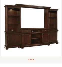 Entertainment wall/center