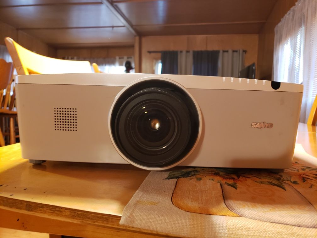 Sanyo Projector