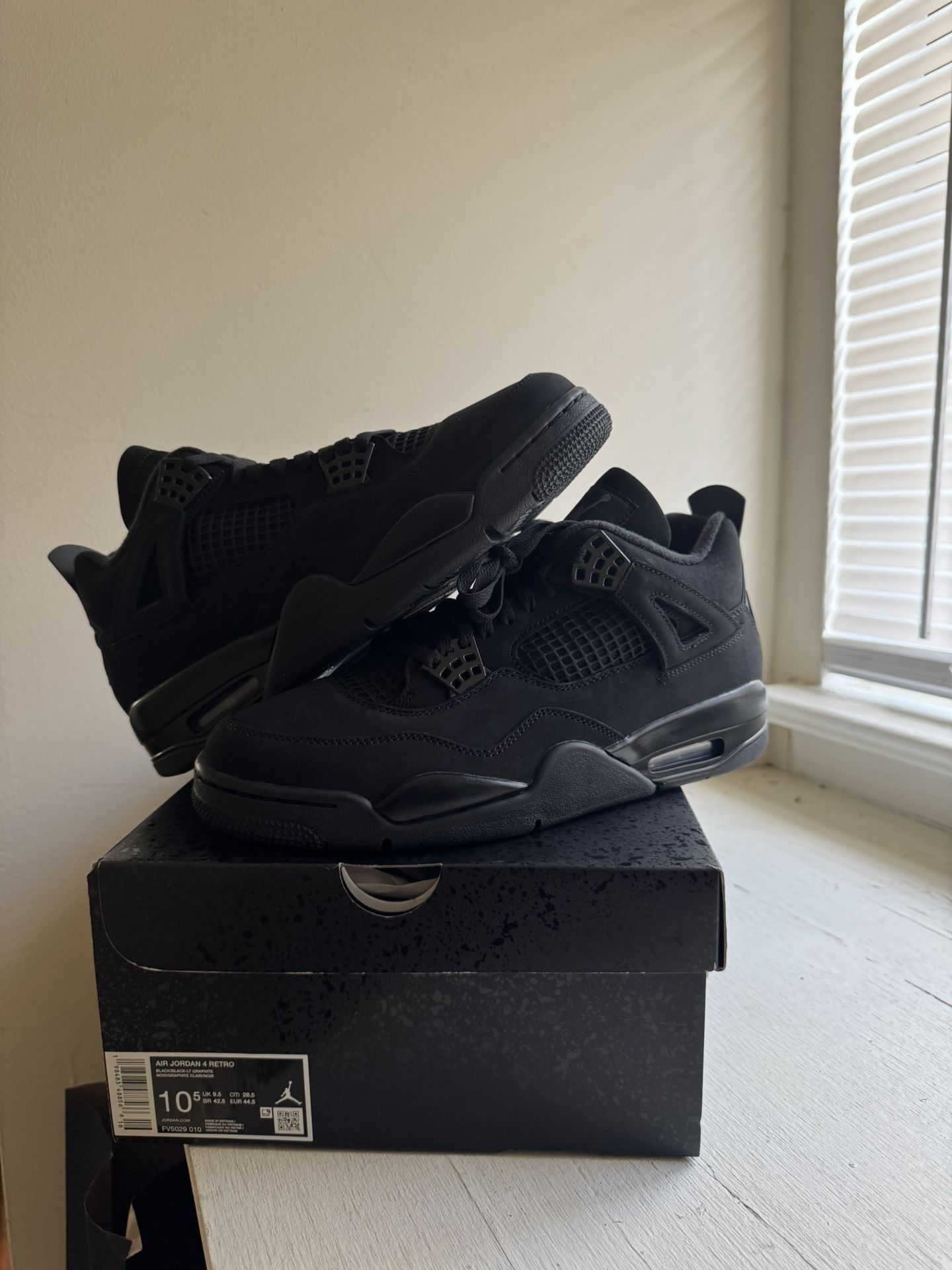 Black Cat 4s