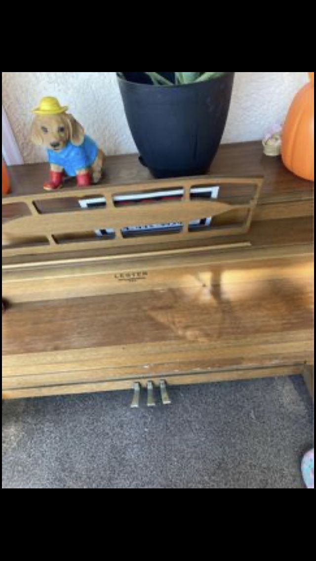 Lester Piano