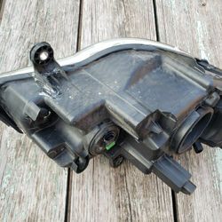 2008 2009 2010 chrysler town country left side headlight