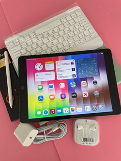 Apple IPad 8th Generation (10.2” Retina /Latest iOS 26/ 2020 model) 32GB with stylus pen, keyboard & Accessories