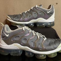 Nike Air Max VaporMax Plus Grid Print Size 11 White Aluminum 2019 Barely Volt