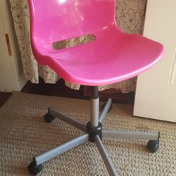 Pink desk chair