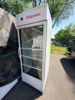 Commercial refrigerator