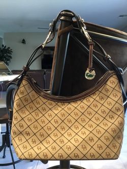 Dooney & Burke Shoulder Purse