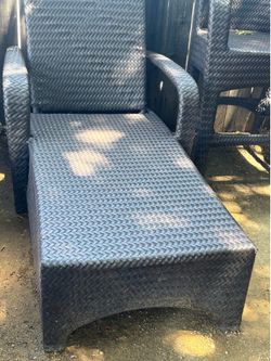 Brown jordan lounge chairs