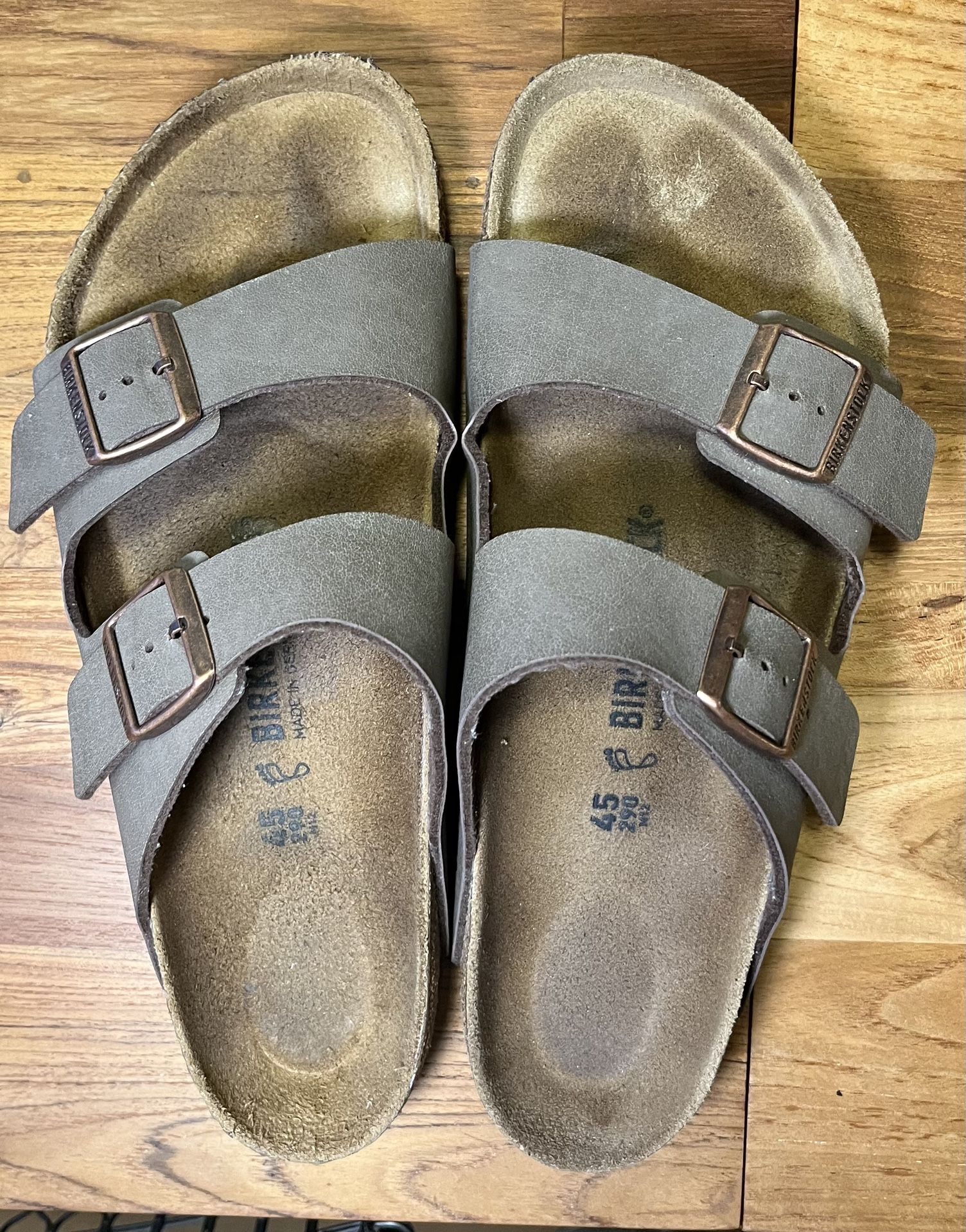 Men’s 12M Birkenstock Arizona Leather Sandals