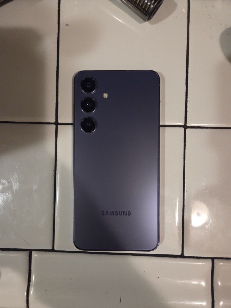 Unlocked Samsung Galaxy S24 - 128GB - Purple