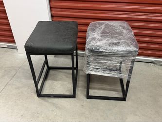 2 Square stools