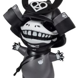 Noodle Ronin Ramen Noir by Koncrete x 2Petalrose LE 200 IN HAND