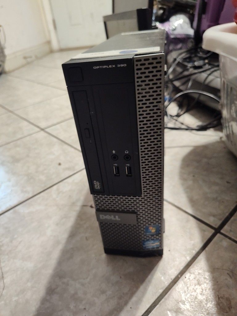 Desktop Computer Windows 10 Pro With 2 Monitors