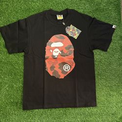 Red bape tee size small