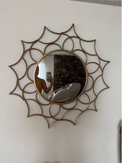 Decorative wall mirror