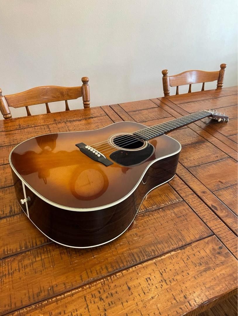 Martin D28 Authentic