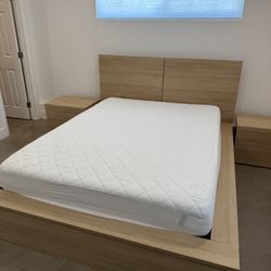 Queen Bed Frame Light Wood and 2 Night Stands 