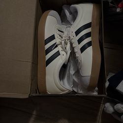 Adidas New  Women’s 9! VL COURT BASE!