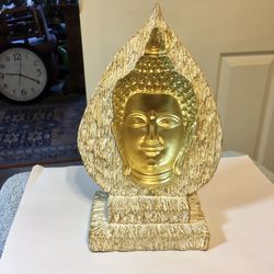 Golden Buddha on Bodhi Tree leaf - “follows you” optical illusion