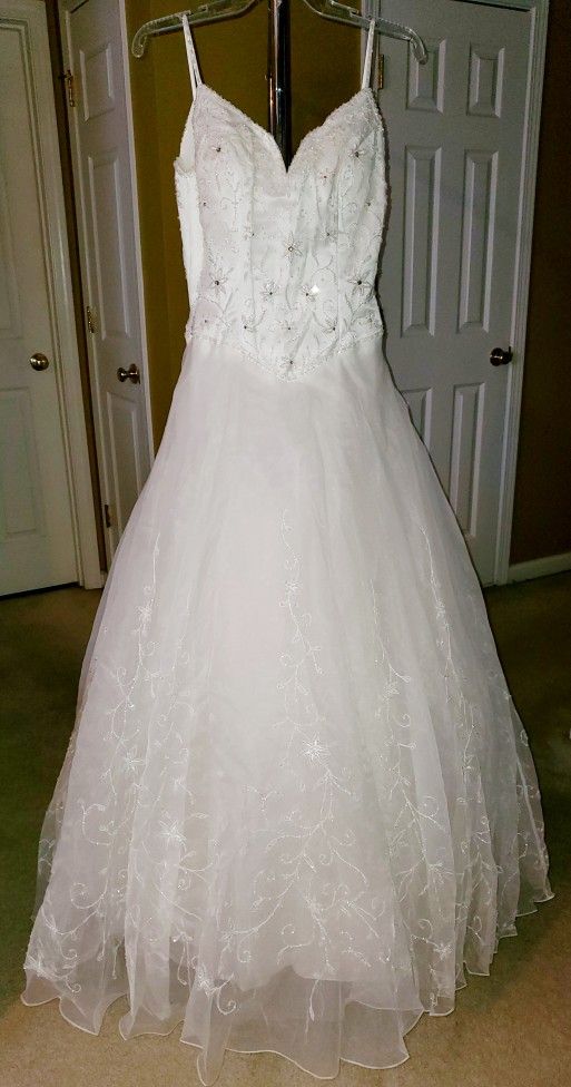 Wedding Dress $300 NEW with Tags 