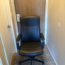 Executive desk Chair. Cash and carry Hollywood. 