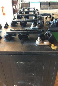 Golf cars batteries