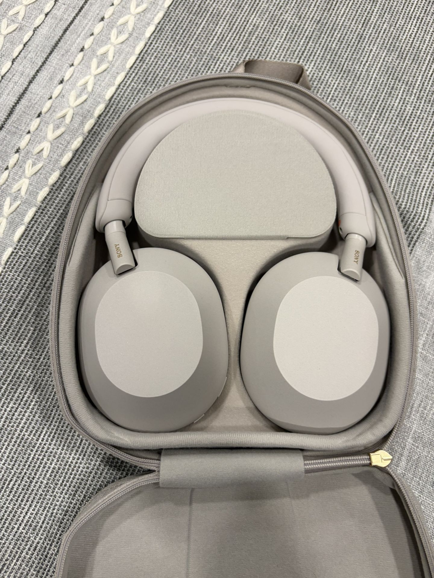 Sony WH-1000XM5