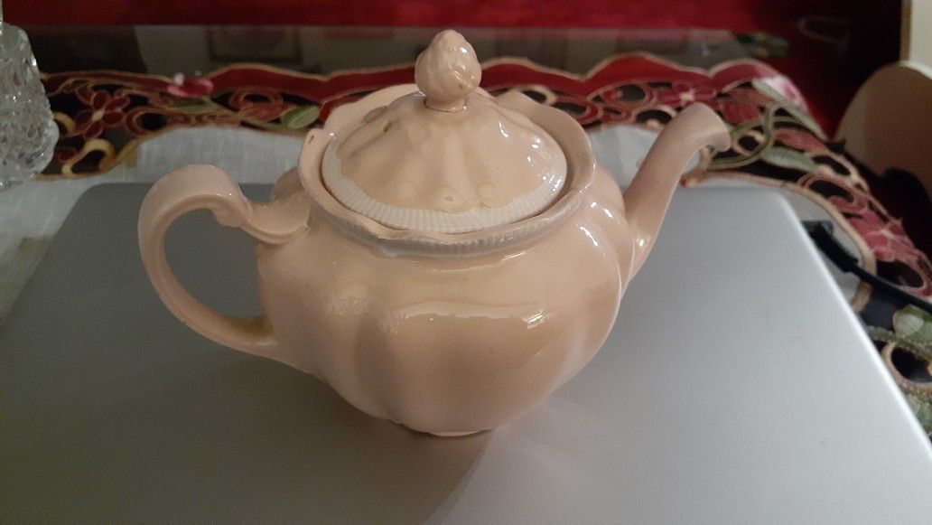 Vintage pink Straffordshire teapot.