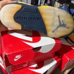 Jordan 5 michigan (2019) NEW Size 10.5 