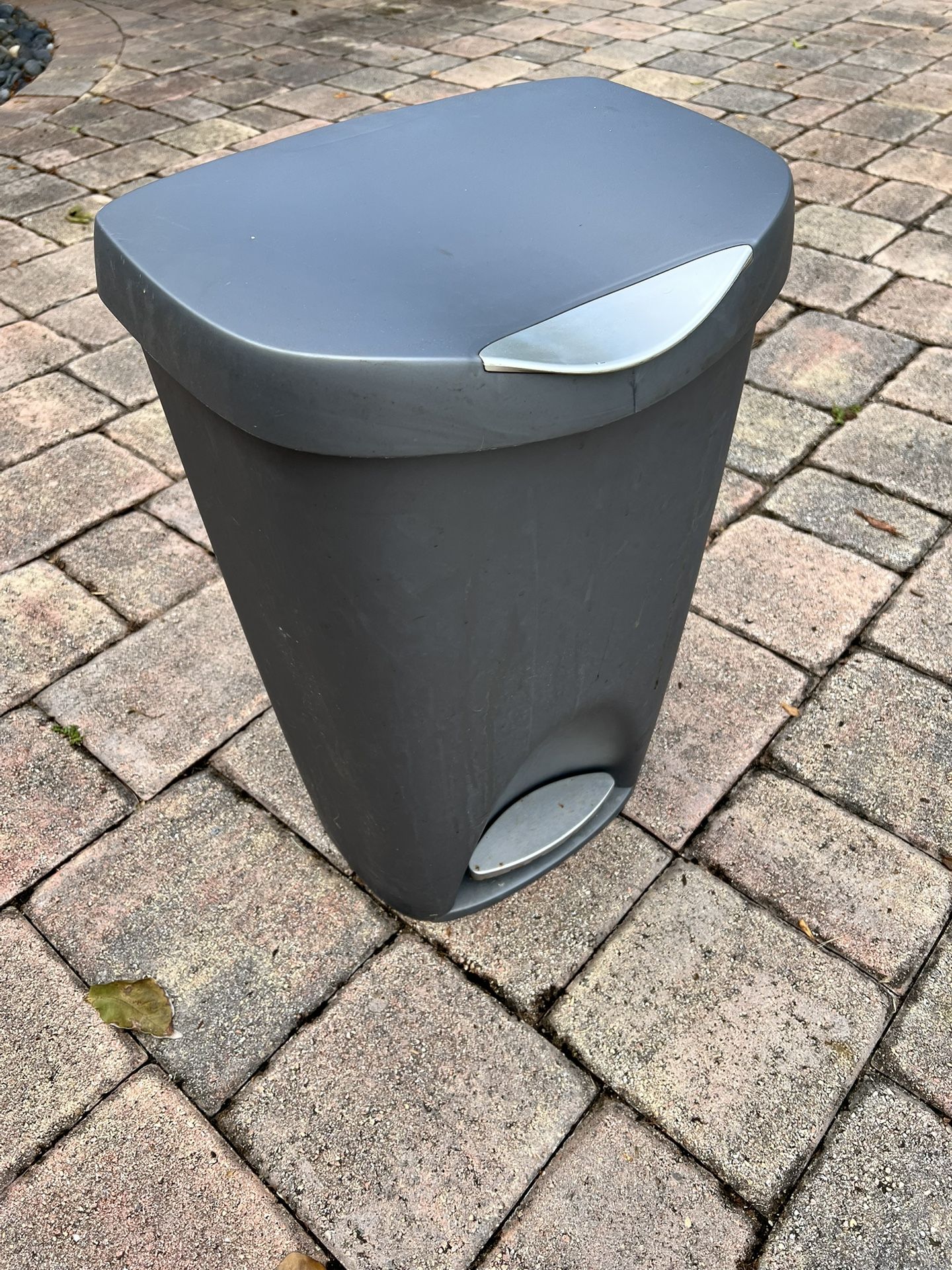Plastic Kitchen Trash Can