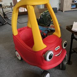 Little Yikes Cozy Car