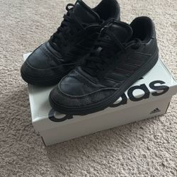 Boys’ Adidas size 4 1/2 sneakers